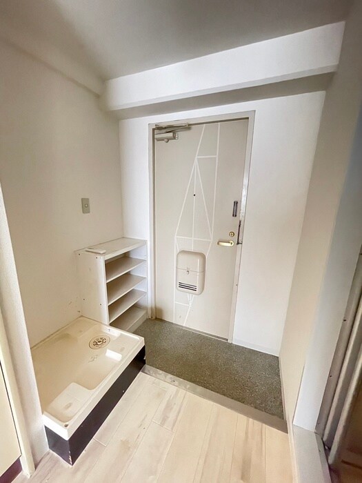 物件内観写真17　(玄関)