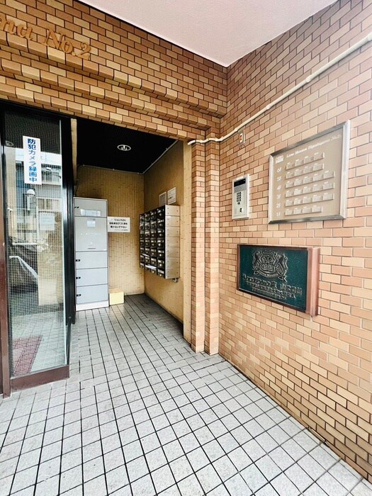 物件外観写真2　(エントランス部分)