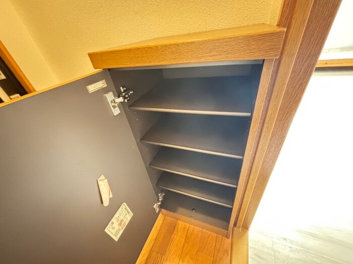 物件内観写真15　(靴箱)