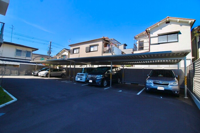 物件外観写真4　(駐車場)