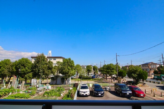 物件内観写真16　(室内からの展望)