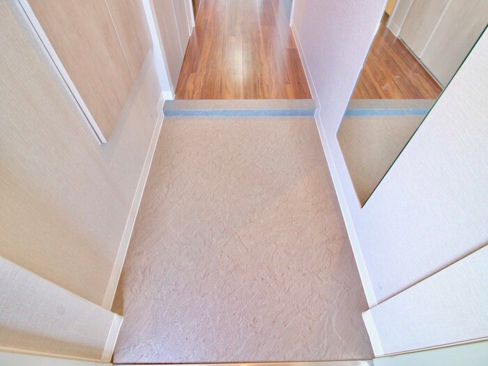 物件内観写真17　(玄関)