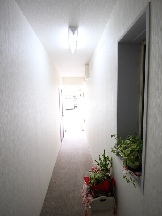 物件外観写真6　(エントランス部分)