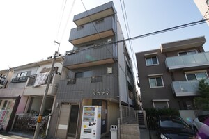 高山マンション外観写真