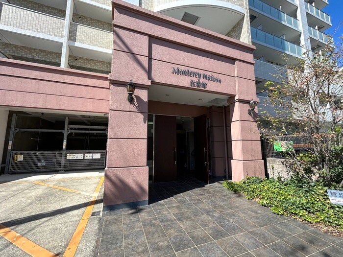 物件外観写真5　(エントランス部分)