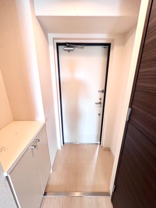 物件内観写真16　(玄関)