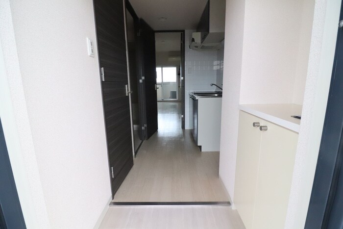 物件内観写真18　(玄関)