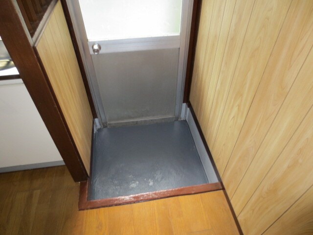 物件内観写真16　(玄関)