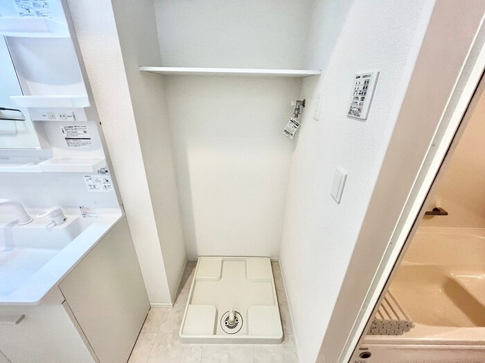 物件内観写真18　(洗濯機置場)