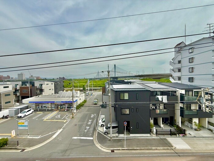 物件内観写真20　(室内からの展望)