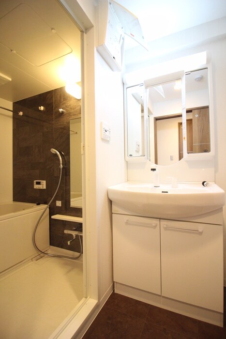 物件内観写真11　(洗面)