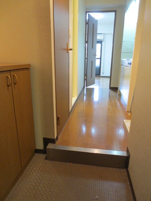 物件内観写真7　(玄関)