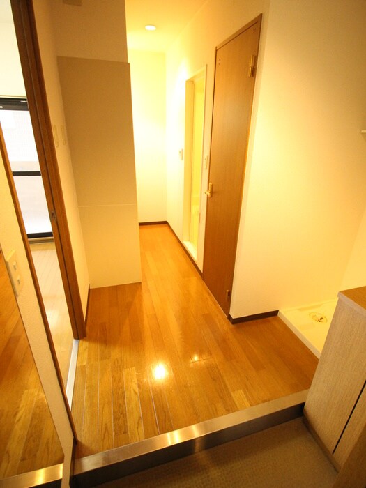 物件内観写真7　(玄関)