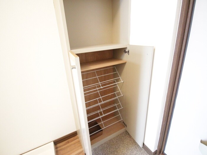 物件内観写真16　(靴箱)