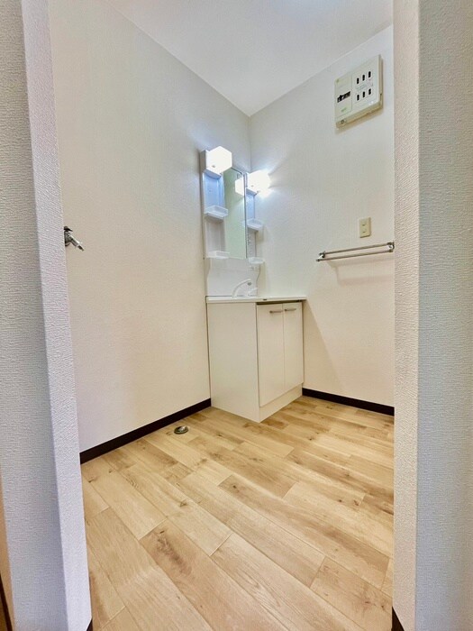 物件内観写真14　(洗濯機置場)