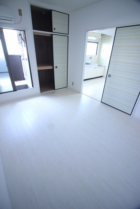 物件内観写真9　(居室)