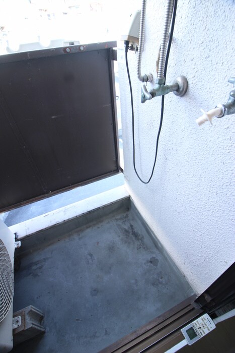 物件内観写真16　(洗濯機置場)