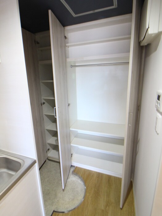 物件内観写真8　(収納)