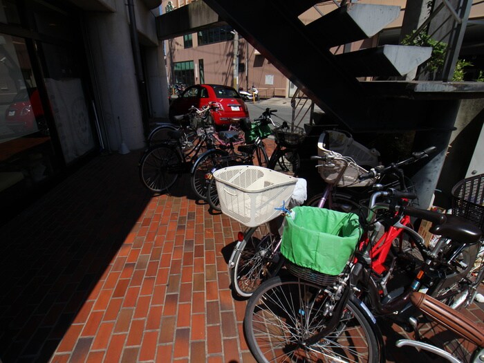 物件外観写真5　(駐輪場)