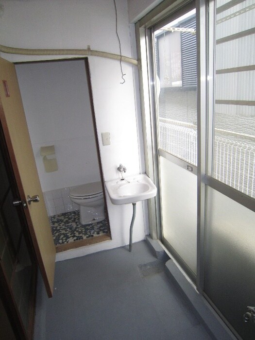 物件内観写真8　(洗面)