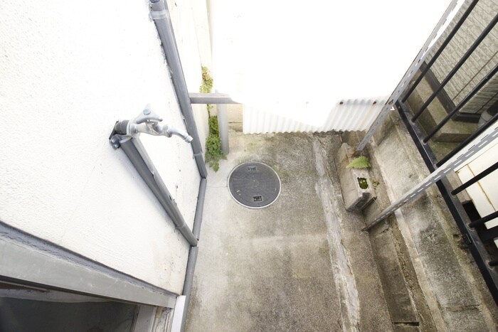 物件内観写真8　(洗濯機置場)