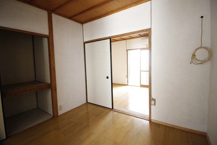 物件内観写真11　(居室)