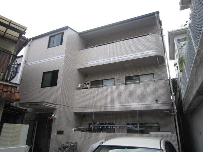 物件外観写真4　(エントランス部分)