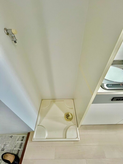 物件内観写真16　(洗濯機置場)