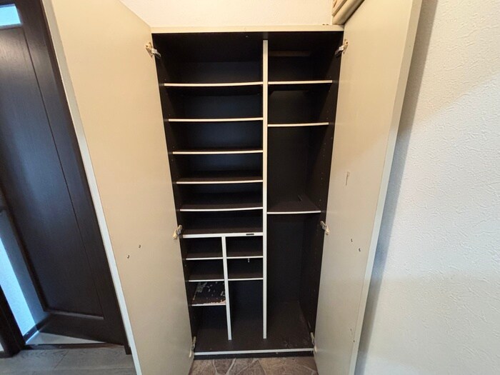 物件内観写真5　(靴箱)