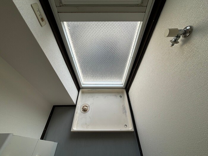 物件内観写真7　(洗濯機置場)