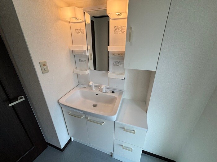 物件内観写真8　(洗面)