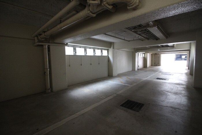 物件外観写真5　(駐車場)