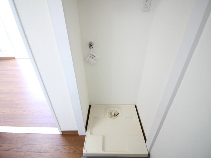 物件内観写真9　(洗濯機置場)