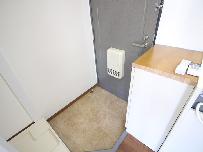 物件内観写真14　(玄関)