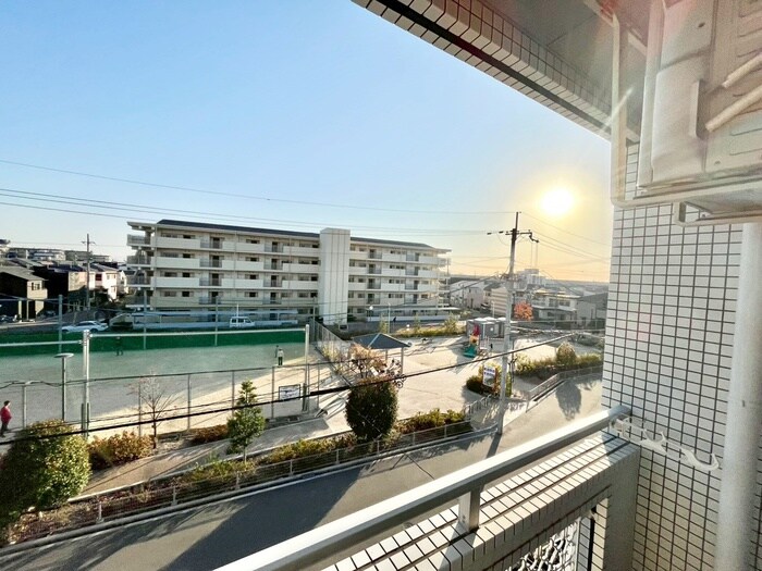 物件内観写真15　(室内からの展望)