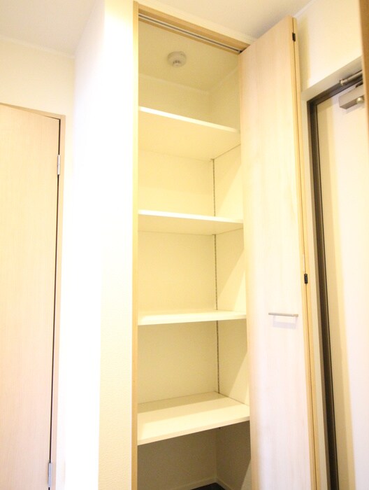 物件内観写真13　(収納)