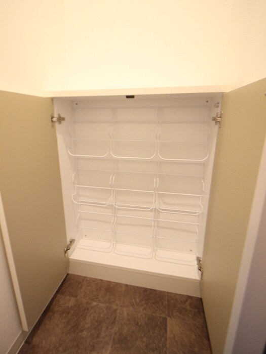 物件内観写真16　(靴箱)