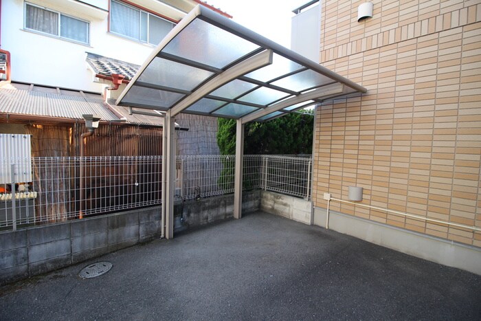 物件外観写真2　(駐輪場)