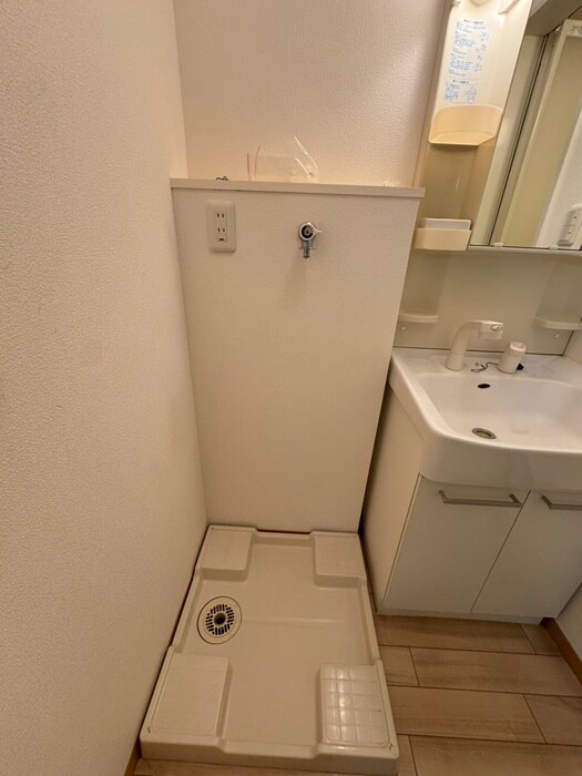 物件内観写真15　(洗濯機置場)