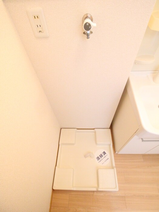 物件内観写真15　(洗濯機置場)