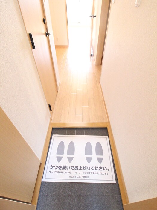 物件内観写真17　(玄関)