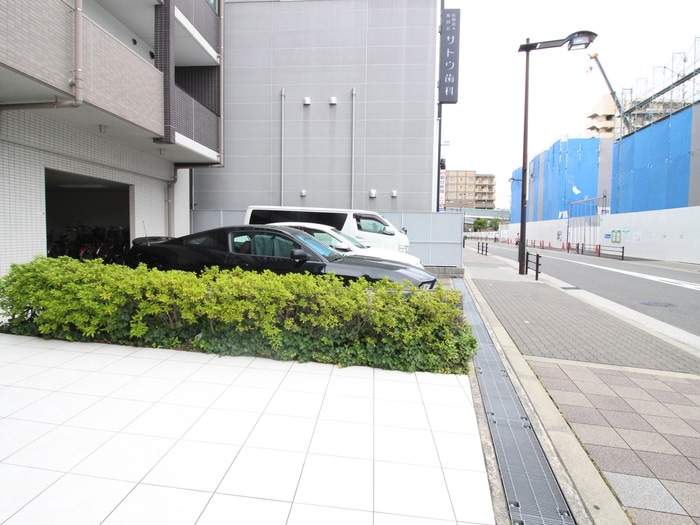 物件外観写真6　(駐車場)