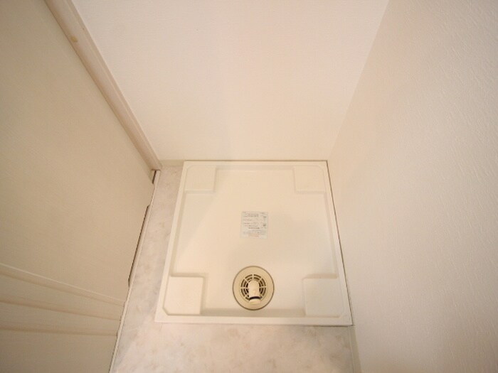 物件内観写真13　(洗濯機置場)