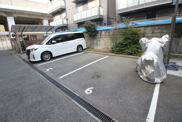 物件外観写真5　(駐車場)