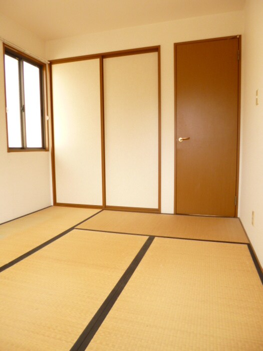 物件内観写真10　(居室)