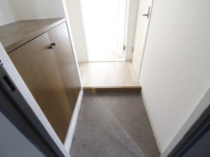 物件内観写真17　(玄関)