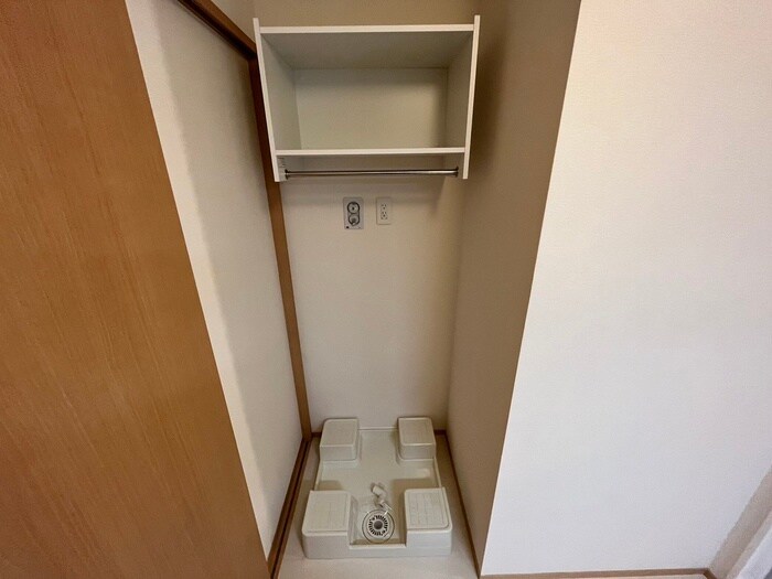 物件内観写真8　(洗濯機置場)