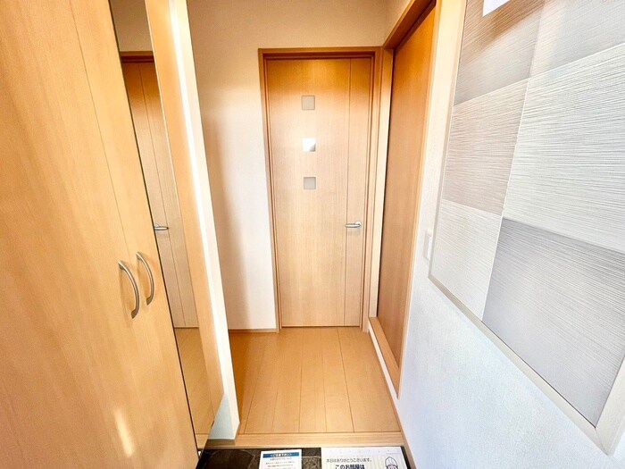 物件内観写真15　(玄関)