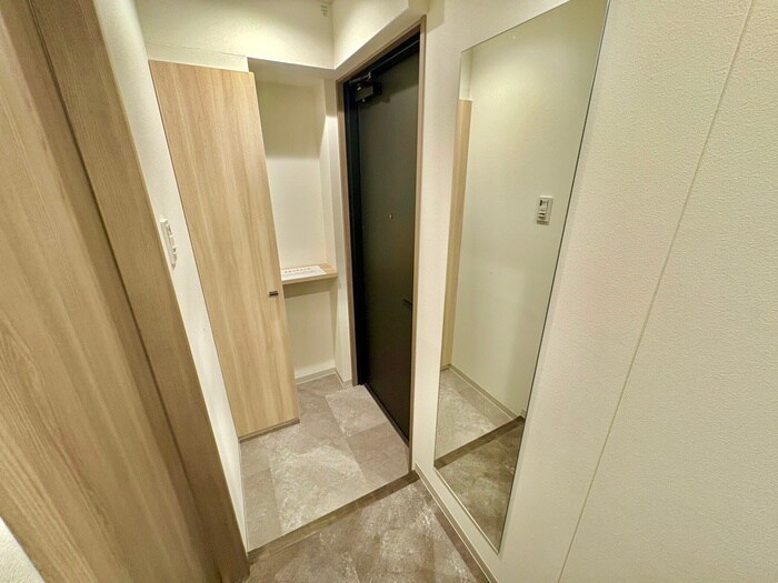物件内観写真7　(玄関)