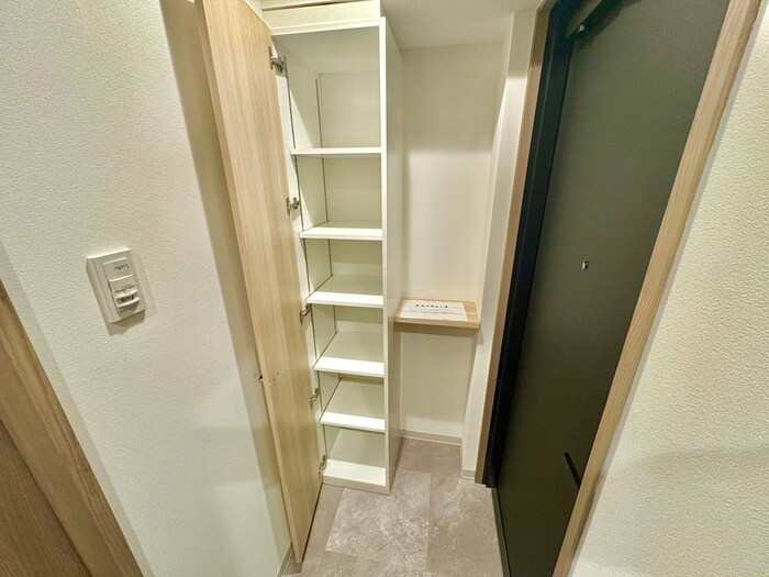 物件内観写真8　(靴箱)